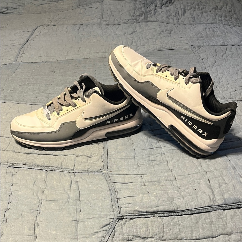Nike Air Max Men's Cream and Black Sneakers